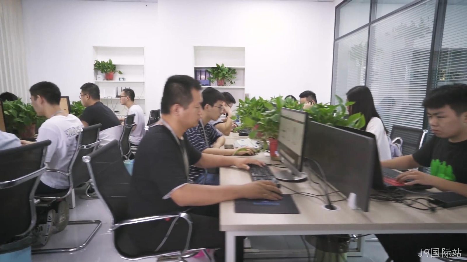企业网站建设别踩坑！J9国际站 11 年定制，让官网成为获客利器